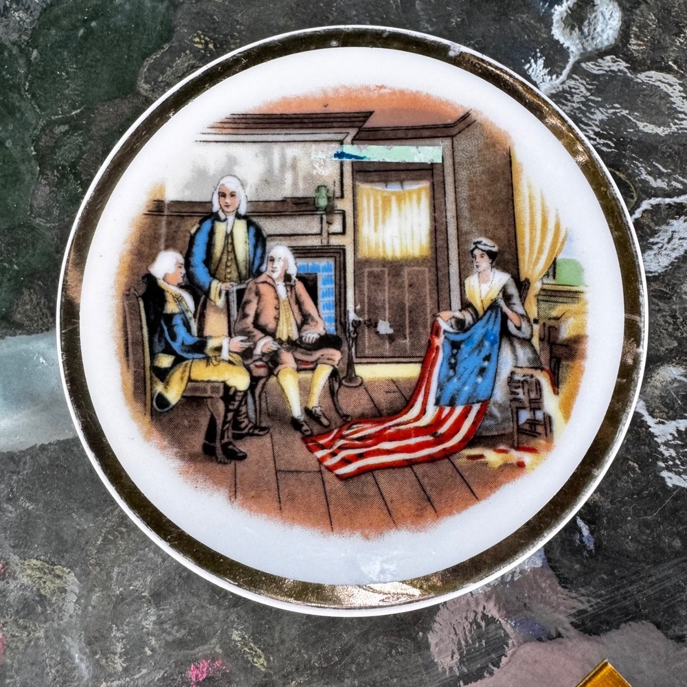 RARE VTG Charles H. Weisgerber "Birth of Our Nations Flag" Decorative‎ 4" Plate
